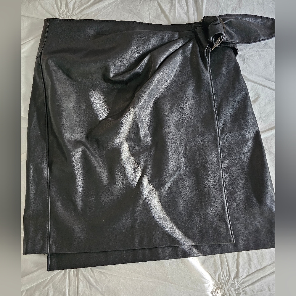 *NWT* Faux leather wrap mini skirt